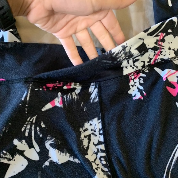 {FABLETICS} Leggings - Picture 5 of 6